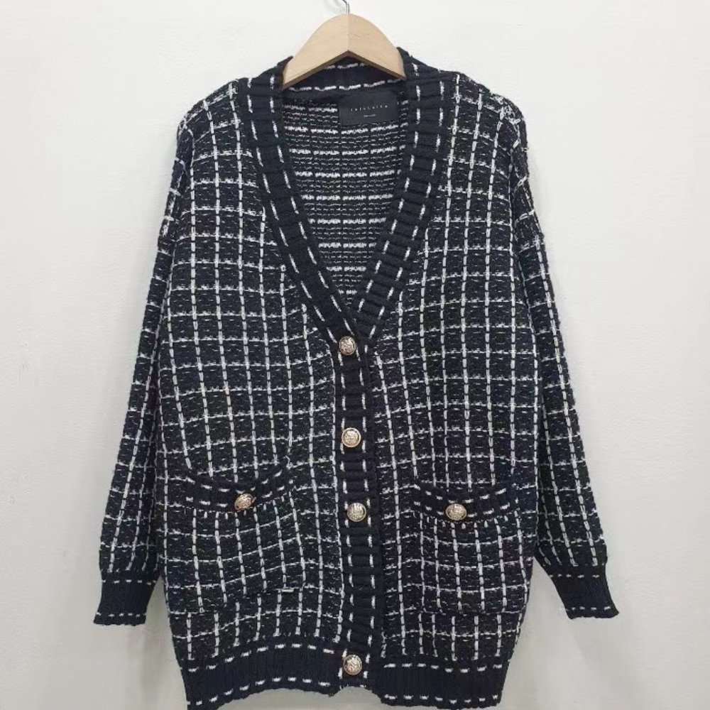 V-Neck Balloon-Sleeve Tweet